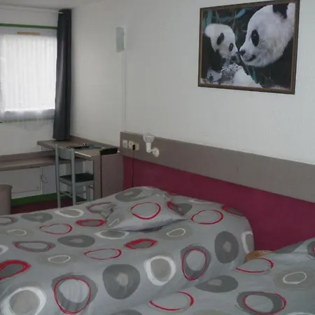Contact Hotel 2*