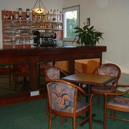 Contact Hotel 2*