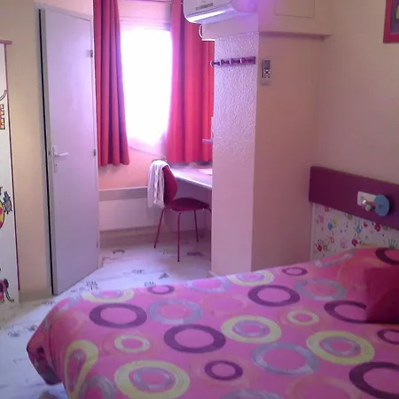 Logis Hotel Come Inn Hotel 2*