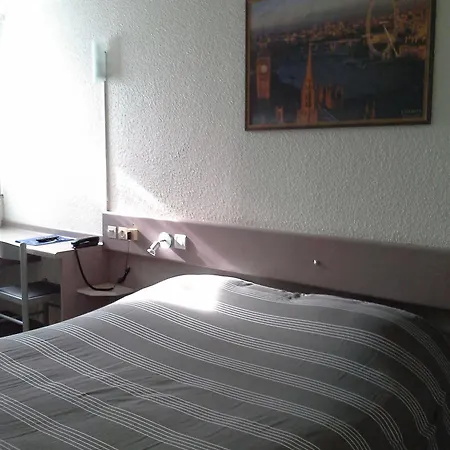 Contact Hotel 2*