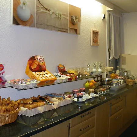 Hotel Contact